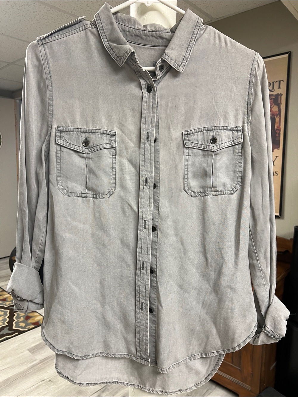 Women's Lightweight Button-Up Shirt in Light Gray sz small NO TAGS